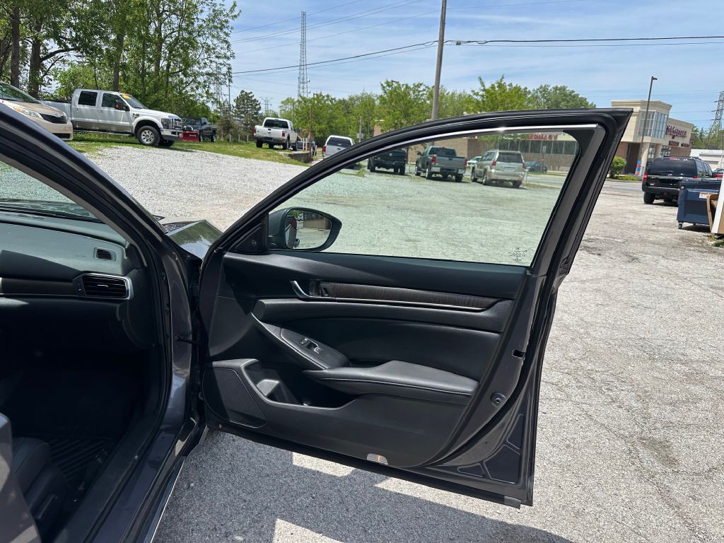 2019 Honda Accord Image 13
