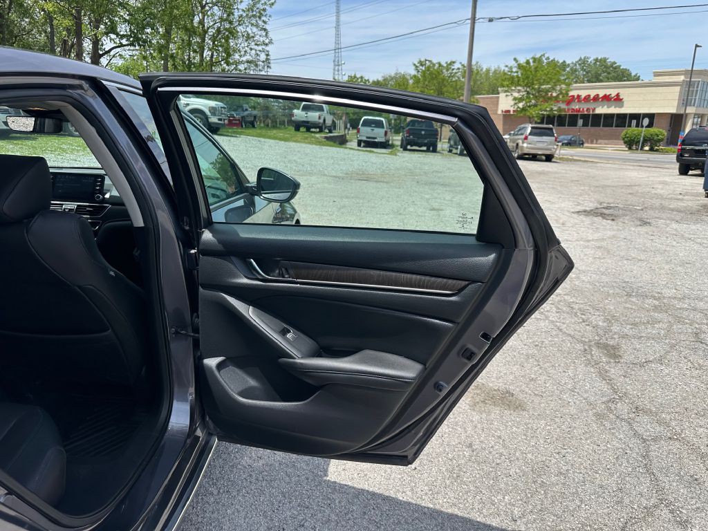 2019 Honda Accord Image 16
