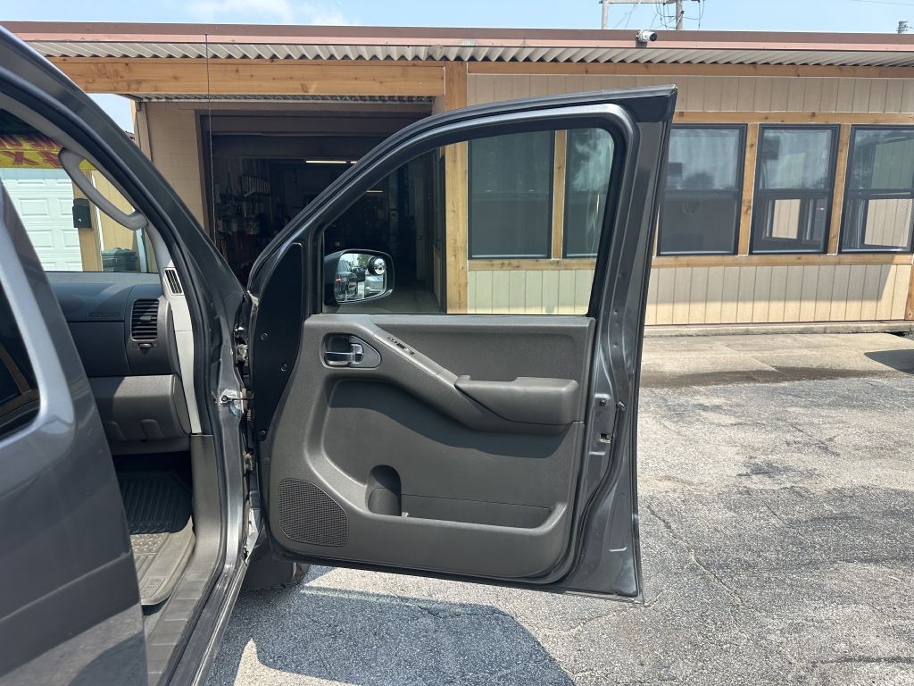 2007 Nissan Frontier Image 12