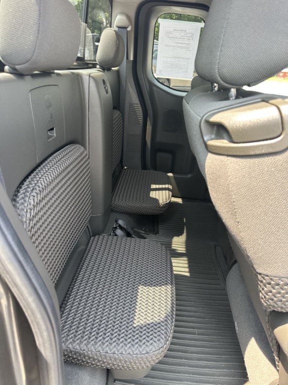 2007 Nissan Frontier Image 16