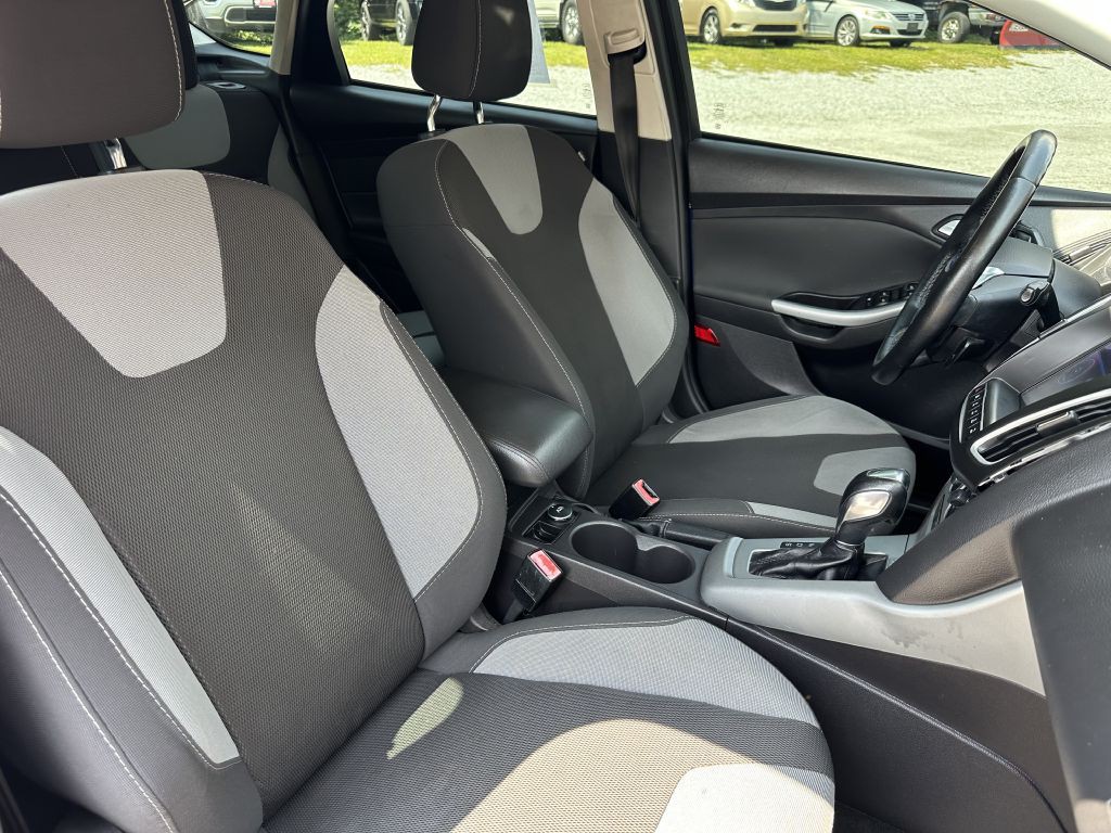 2012 Ford Focus Image 14