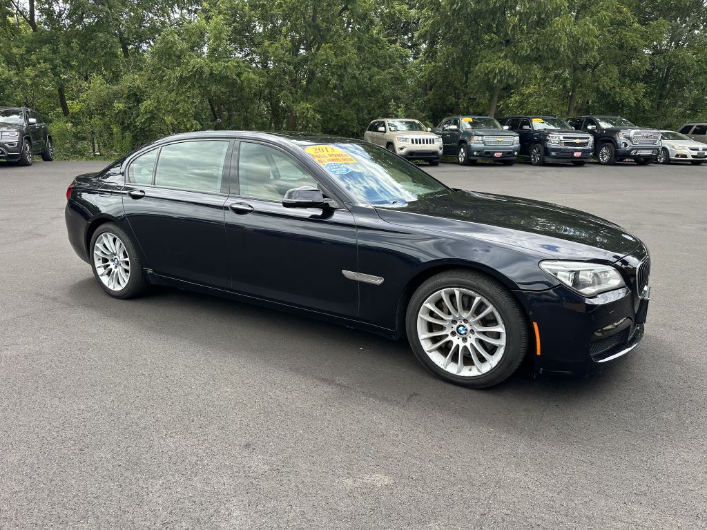 2013 BMW 7 Series Image 1