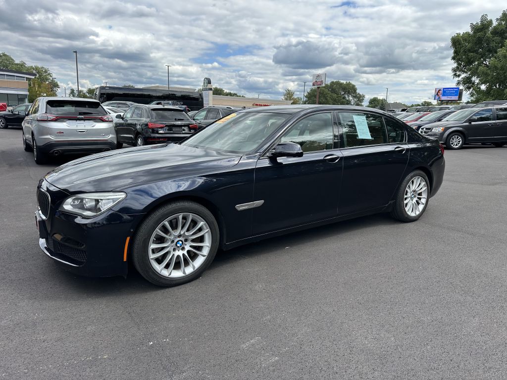 2013 BMW 7 Series Image 3