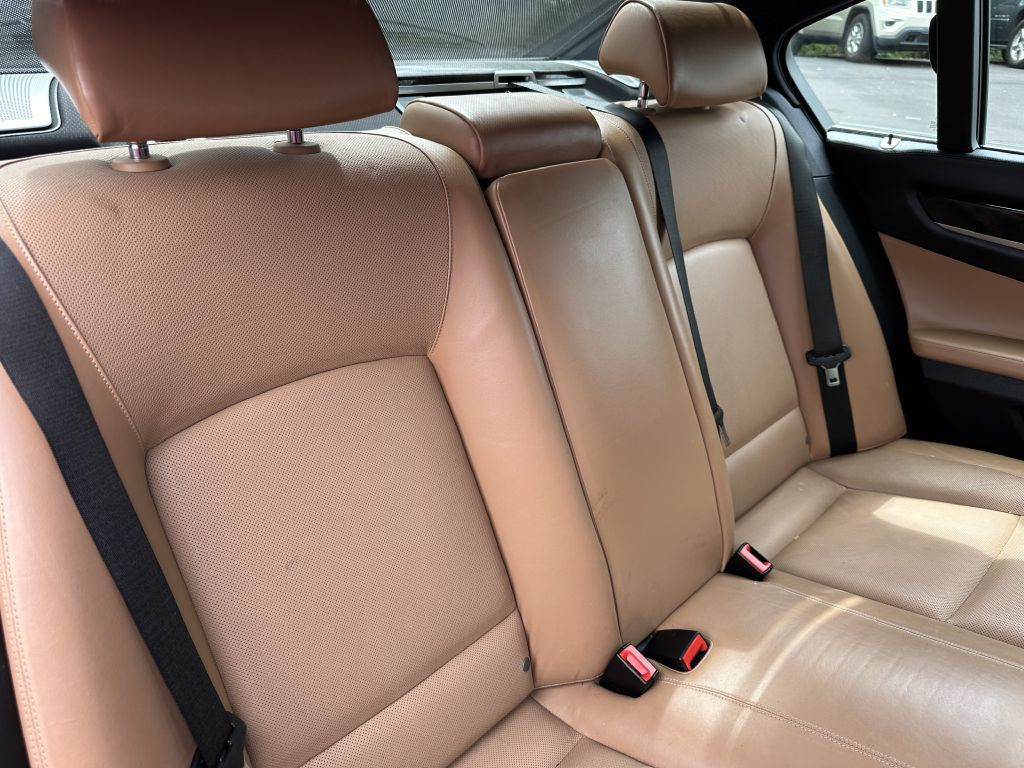2013 BMW 7 Series Image 20