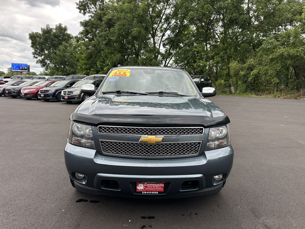 2012 Chevrolet Avalanche Image 2