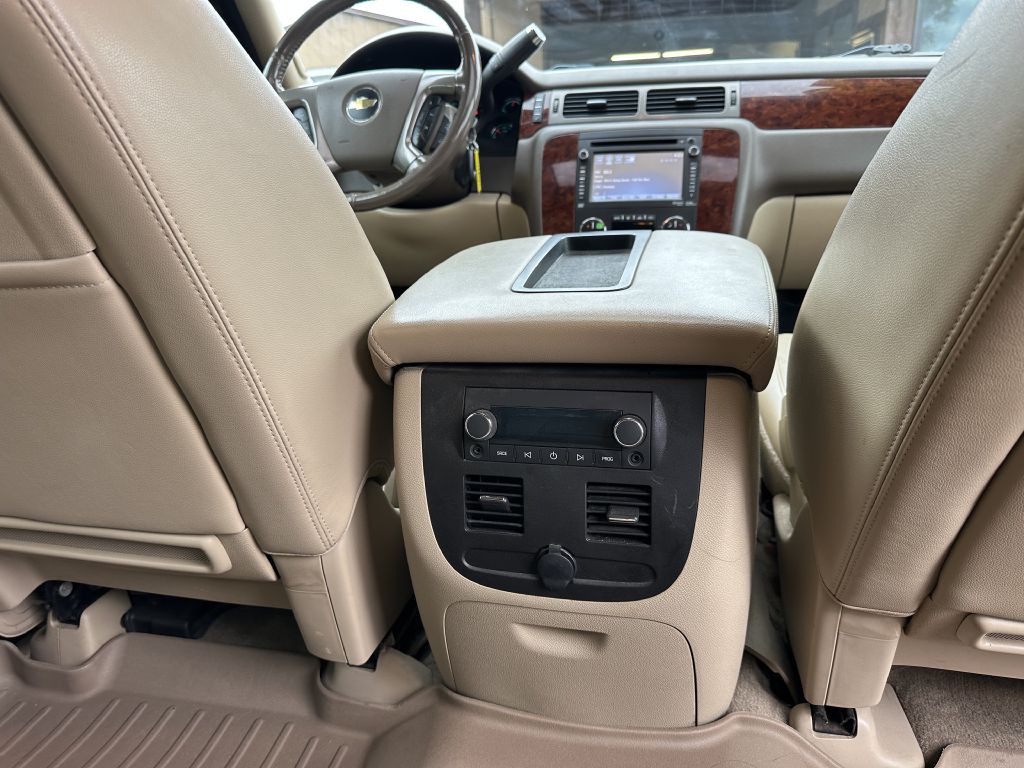2012 Chevrolet Avalanche Image 22