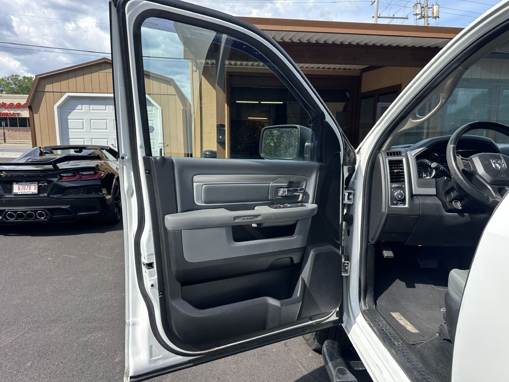 2016 RAM 1500 Image 9