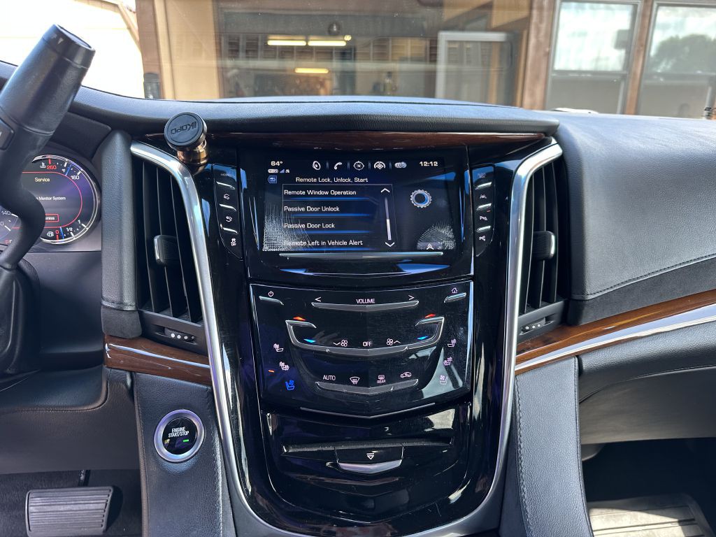 2018 Cadillac Escalade Image 9