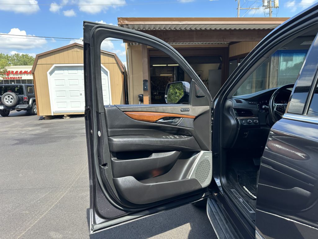 2018 Cadillac Escalade Image 11