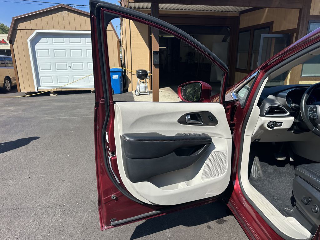 2020 Chrysler Pacifica Image 9