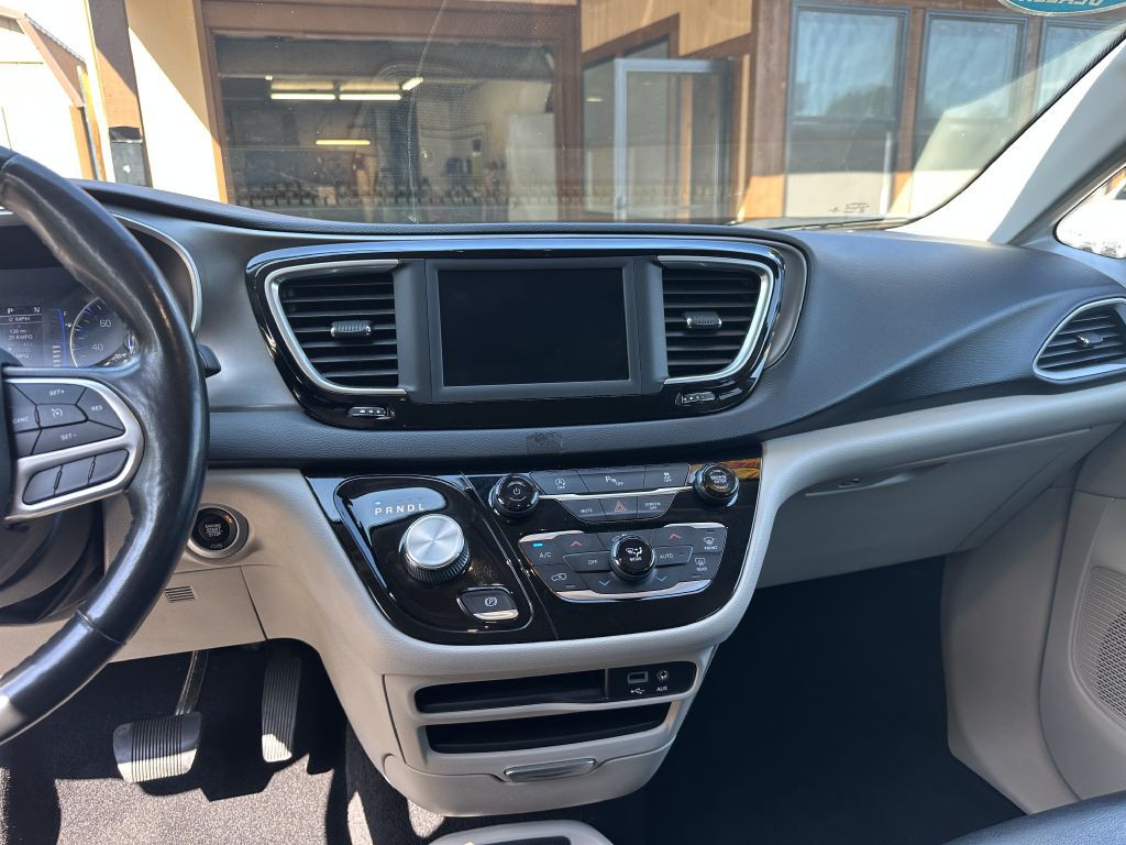 2020 Chrysler Pacifica Image 12
