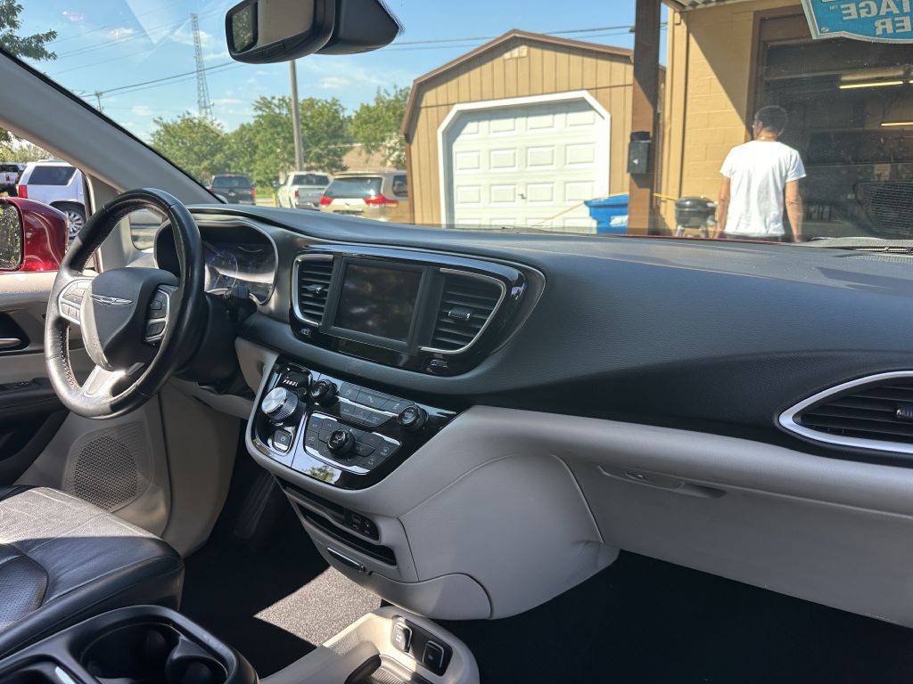 2020 Chrysler Pacifica Image 19