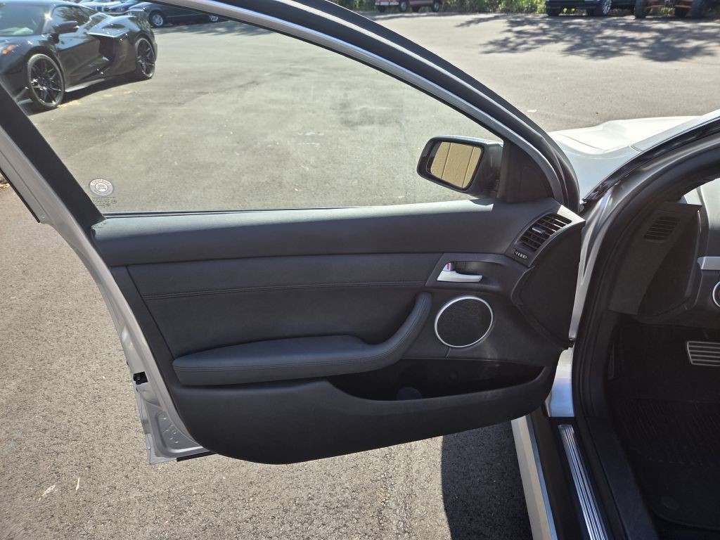 2009 Pontiac G8 Image 7