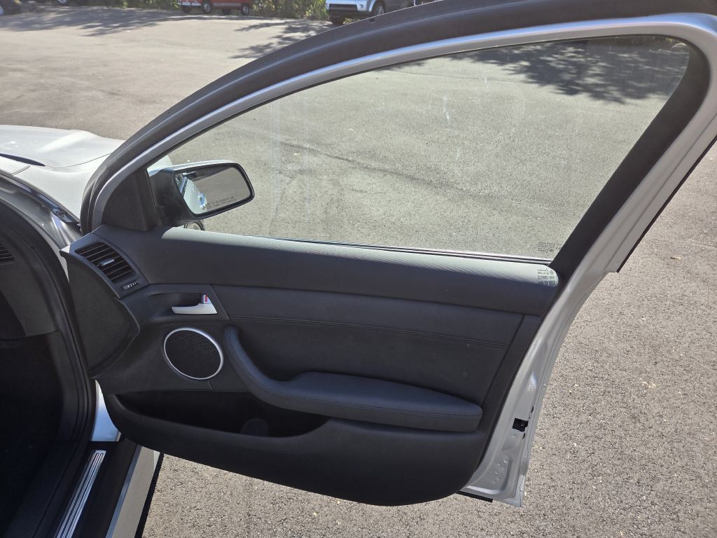 2009 Pontiac G8 Image 9