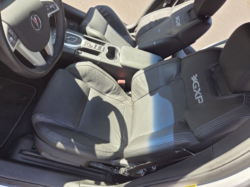 2009 Pontiac G8 Image 14