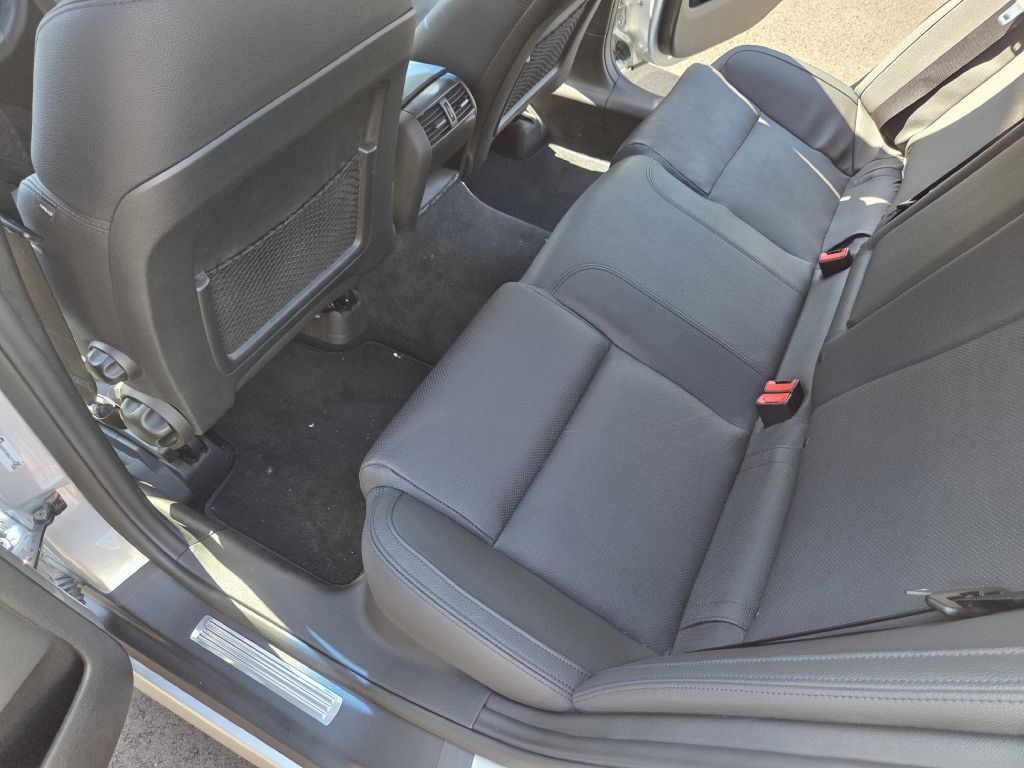 2009 Pontiac G8 Image 15