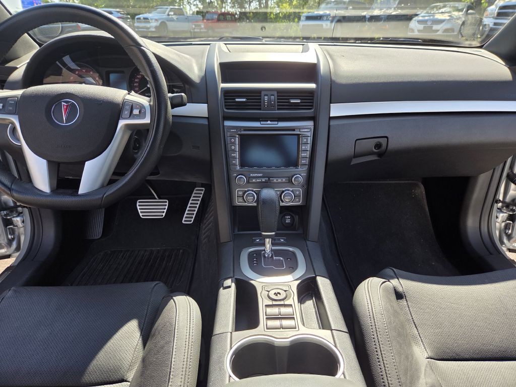 2009 Pontiac G8 Image 16
