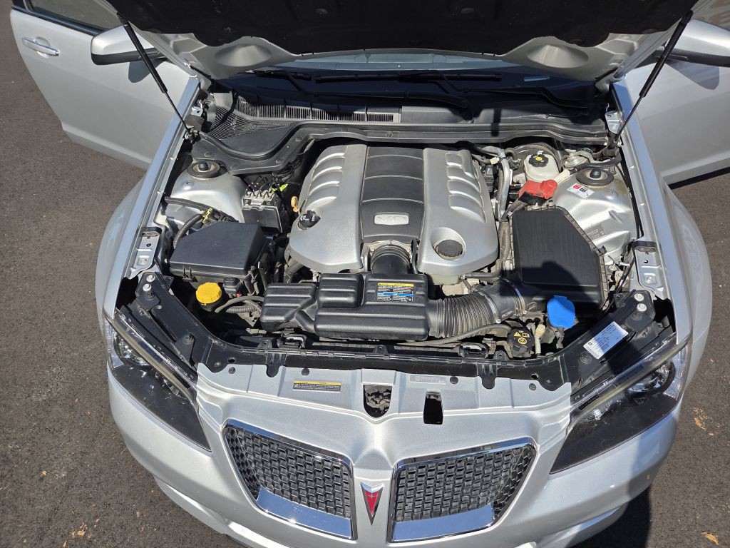 2009 Pontiac G8 Image 24