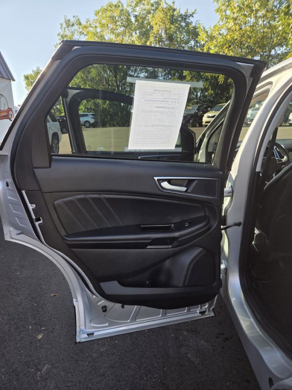 2017 Ford Edge Image 5