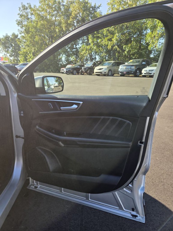 2017 Ford Edge Image 6