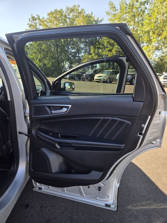 2017 Ford Edge Image 7