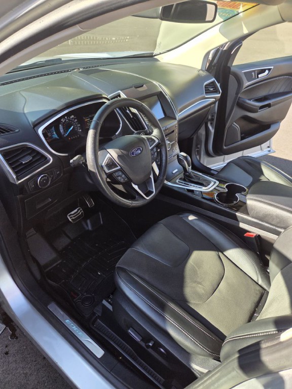 2017 Ford Edge Image 10