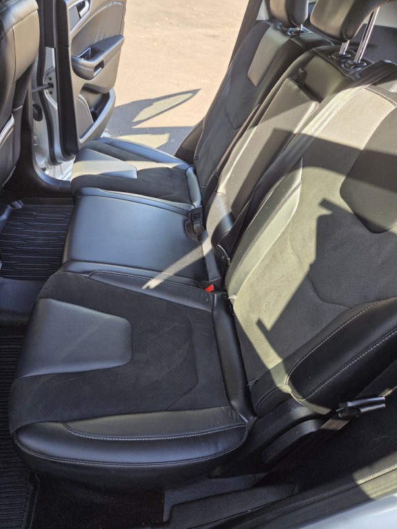 2017 Ford Edge Image 14