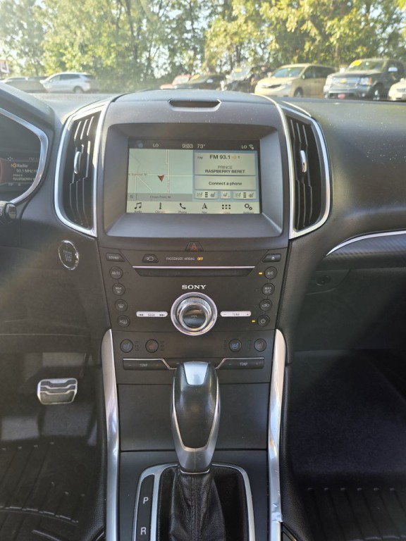 2017 Ford Edge Image 18