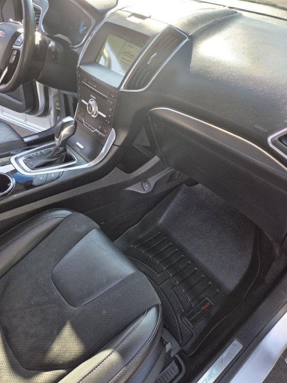2017 Ford Edge Image 22