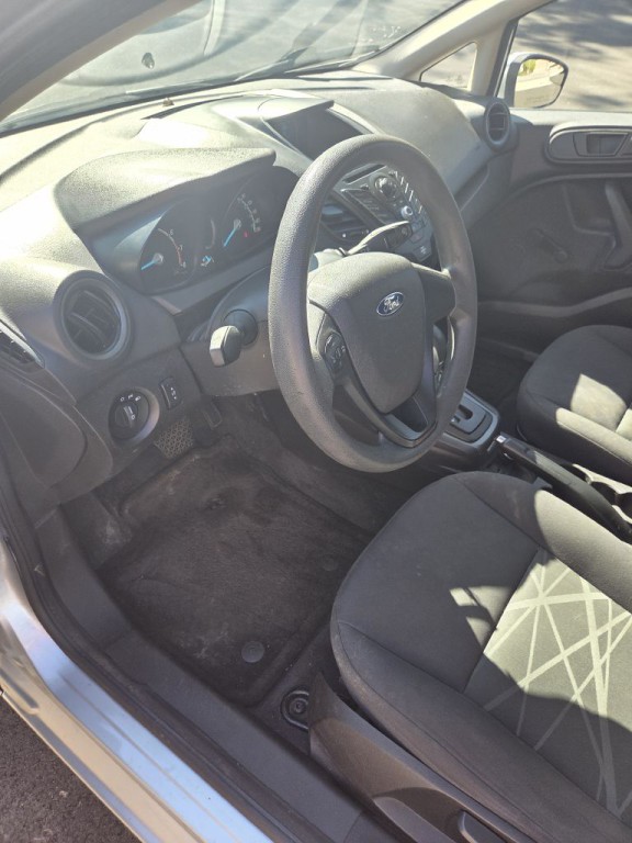2014 Ford Fiesta Image 12