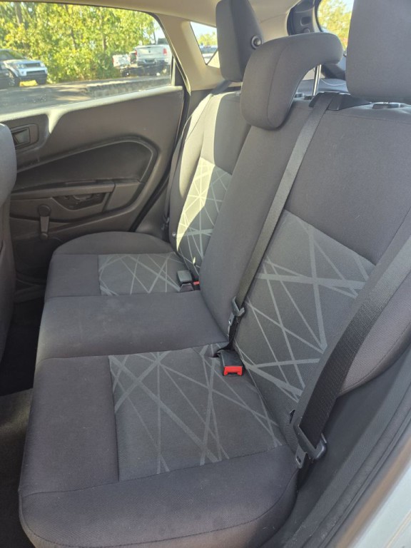2014 Ford Fiesta Image 16