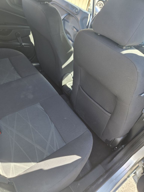 2014 Ford Fiesta Image 18