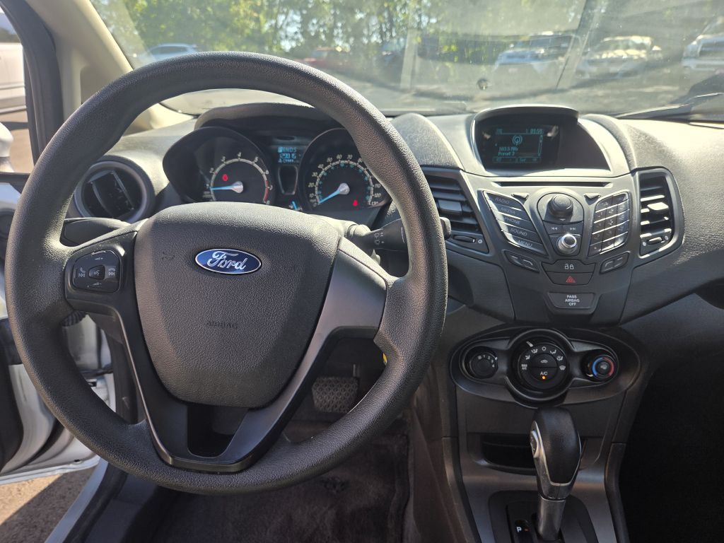 2014 Ford Fiesta Image 20