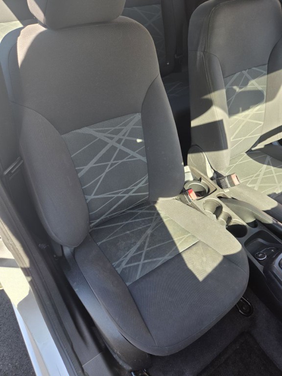 2014 Ford Fiesta Image 21