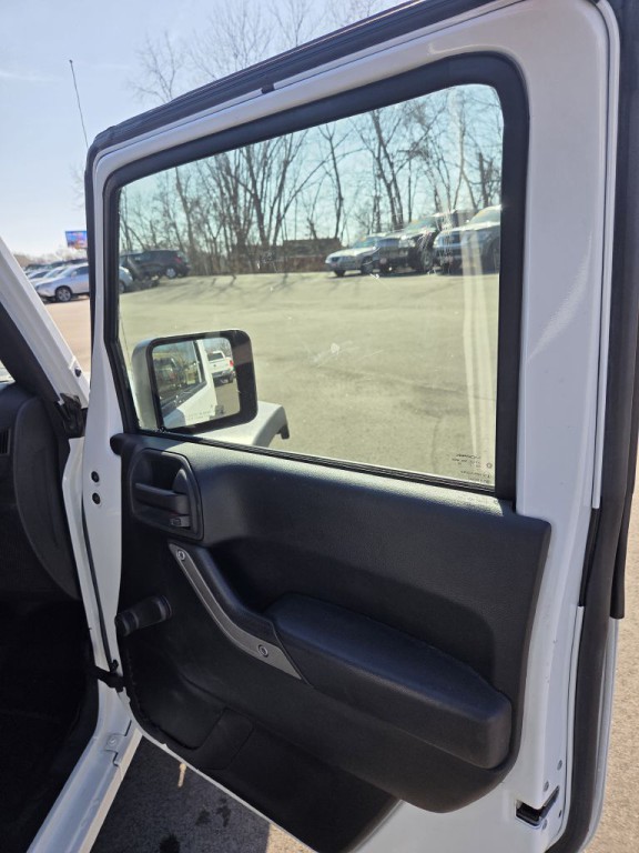 2015 Jeep Wrangler Unlimited Image 12