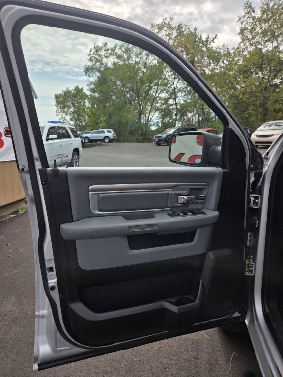 2018 RAM 1500 Image 6
