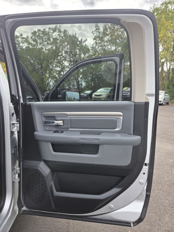 2018 RAM 1500 Image 9