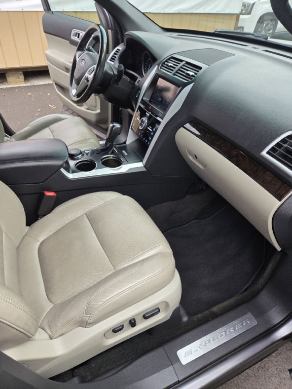 2013 Ford Explorer Image 13