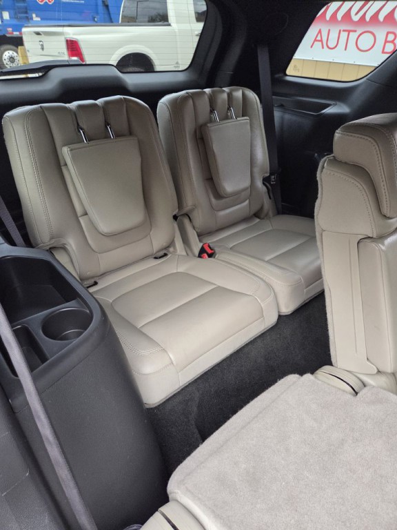 2013 Ford Explorer Image 18