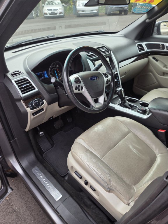2013 Ford Explorer Image 23