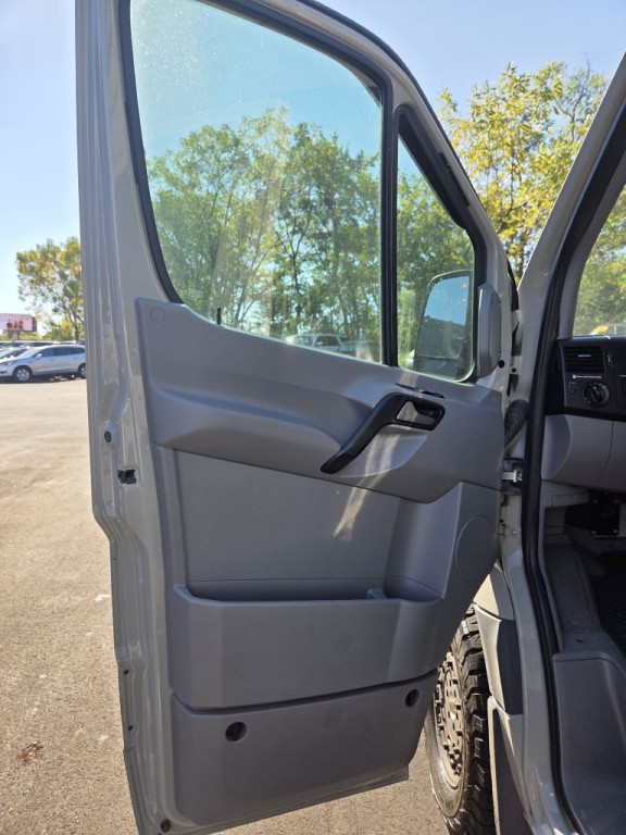 2016 Mercedes-Benz Sprinter Image 10