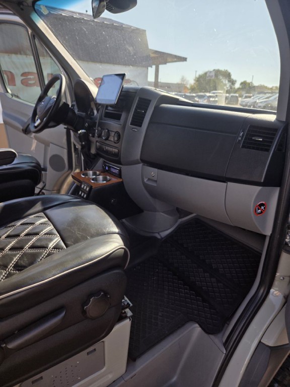 2016 Mercedes-Benz Sprinter Image 12