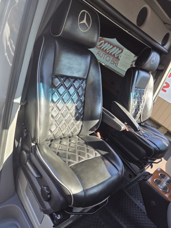 2016 Mercedes-Benz Sprinter Image 13