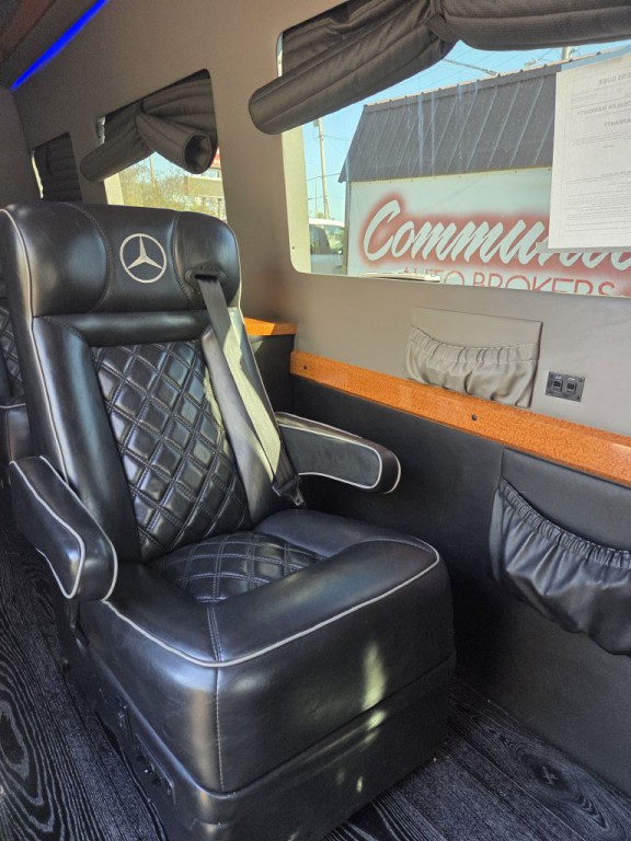 2016 Mercedes-Benz Sprinter Image 16