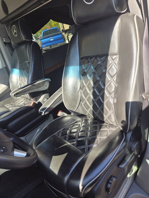 2016 Mercedes-Benz Sprinter Image 28