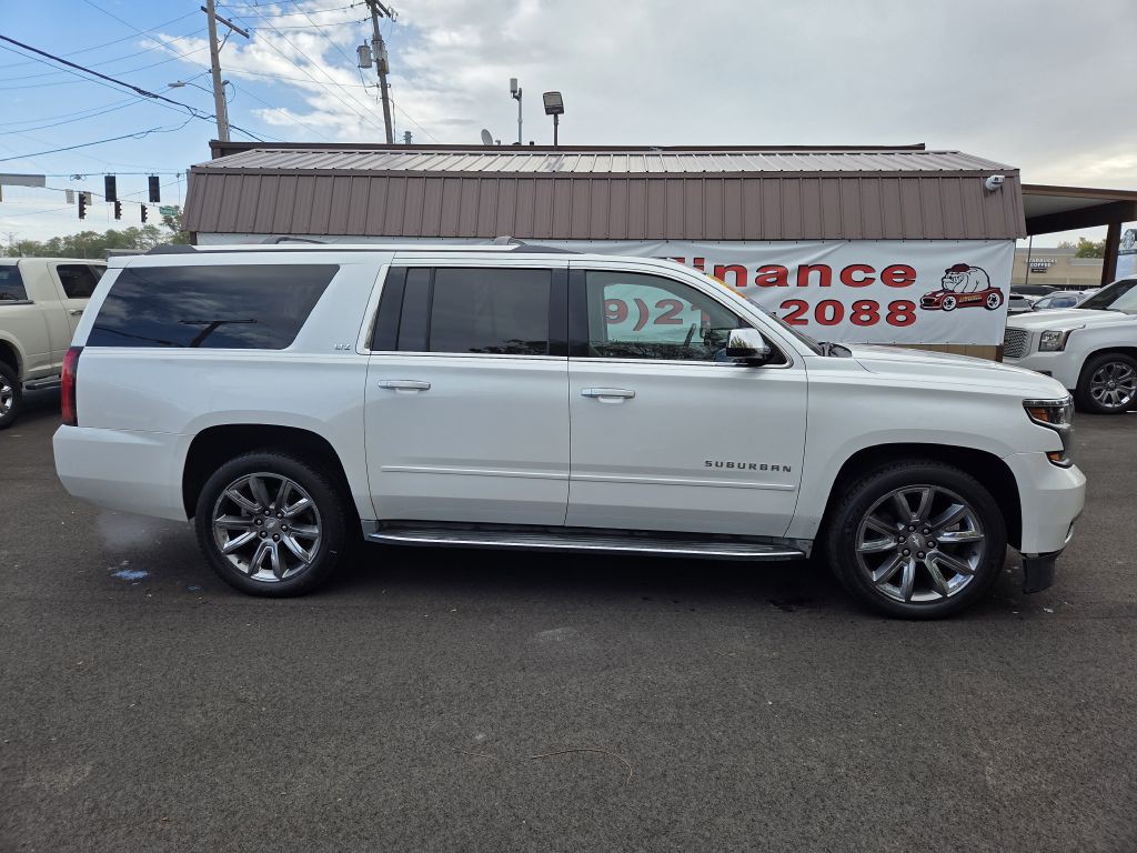 2016 Chevrolet Suburban Image 2