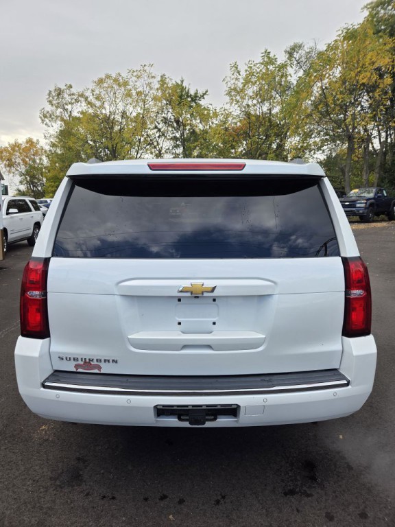 2016 Chevrolet Suburban Image 5