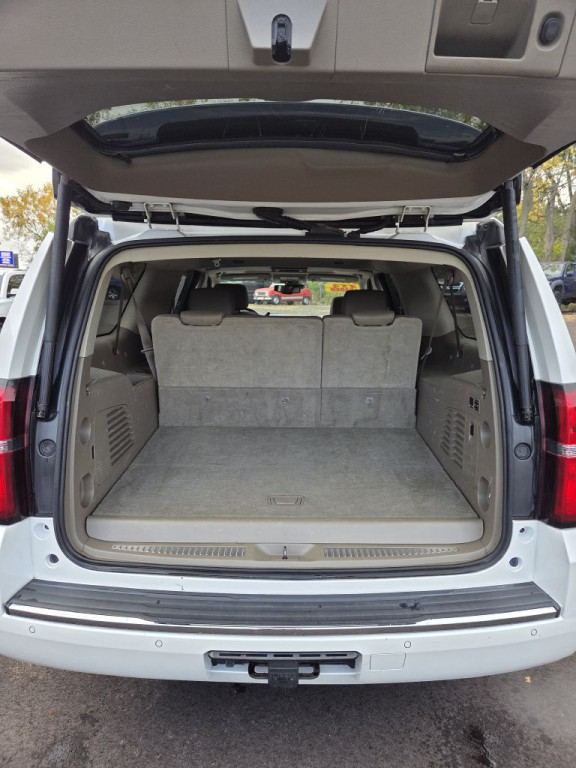 2016 Chevrolet Suburban Image 6