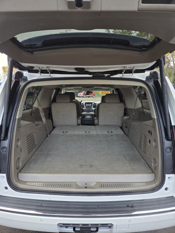 2016 Chevrolet Suburban Image 7