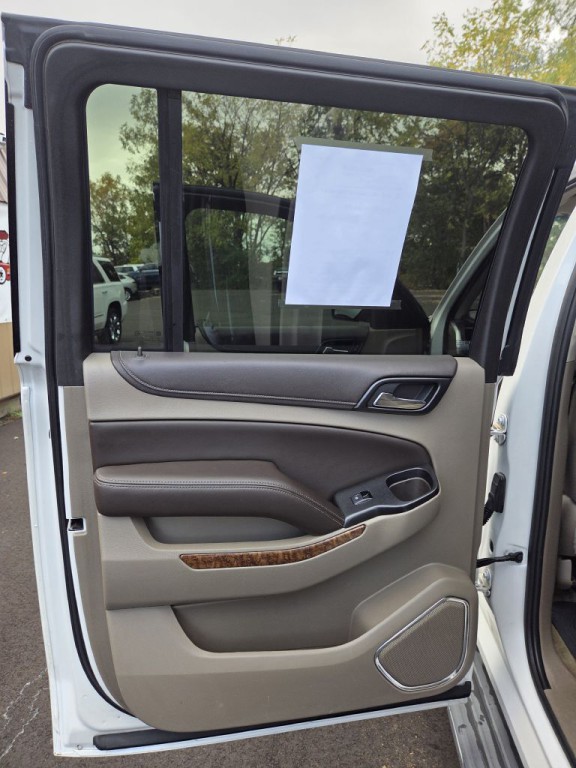 2016 Chevrolet Suburban Image 9